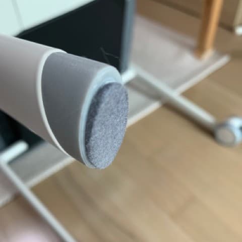 퍼시스-의자-CHN4311-다리 {caption: 퍼시스 서울대의자 뒤쪽다리}